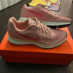 ❣️SOLD❣️🩷NEW Nike shoes🩷